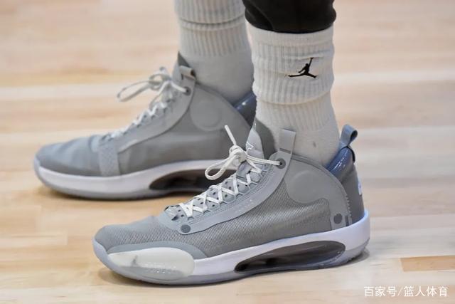 斯图尔特26+7美国女篮力克比利时 梅斯曼24分